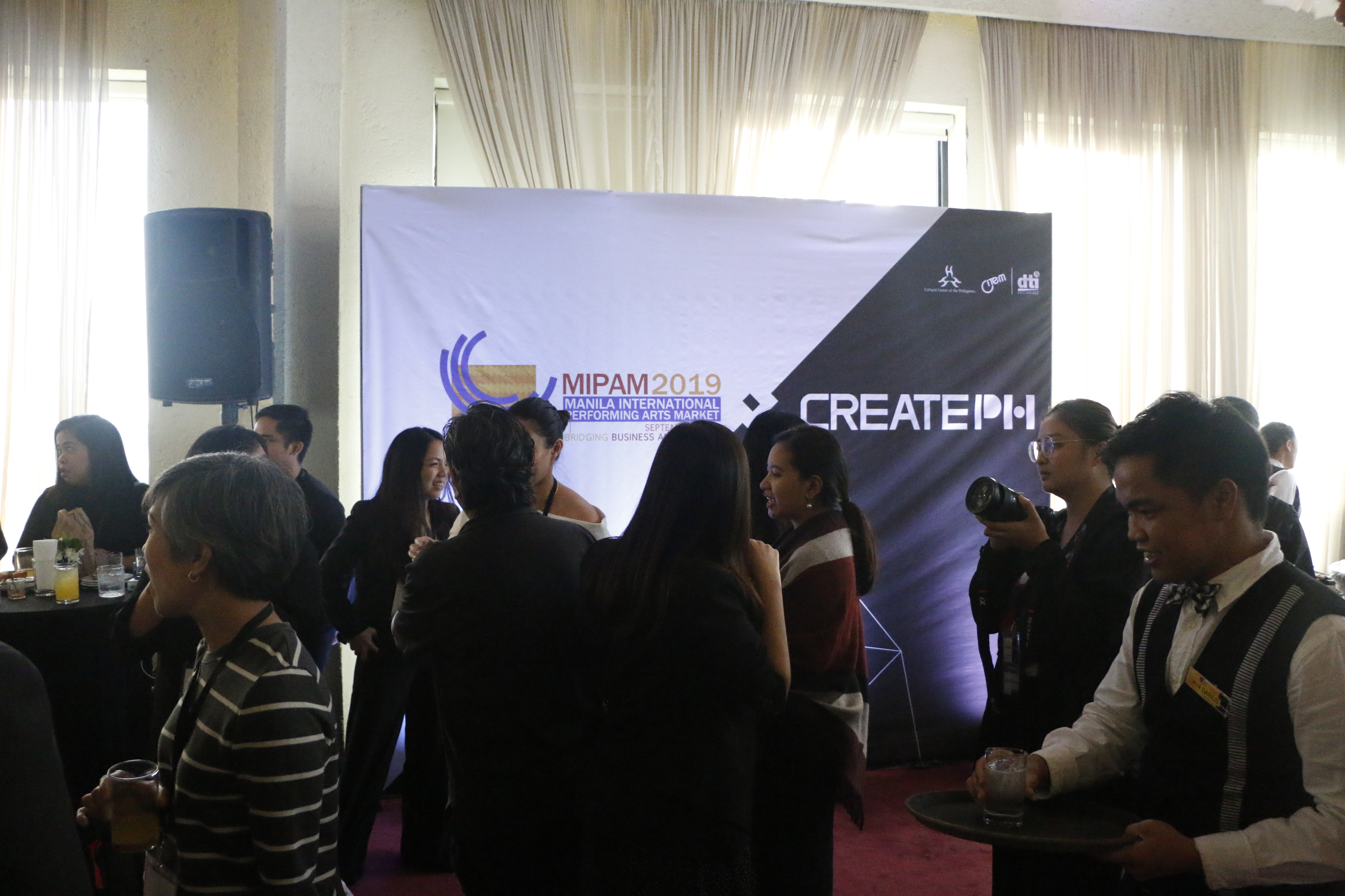 Networking among performing arts professionals